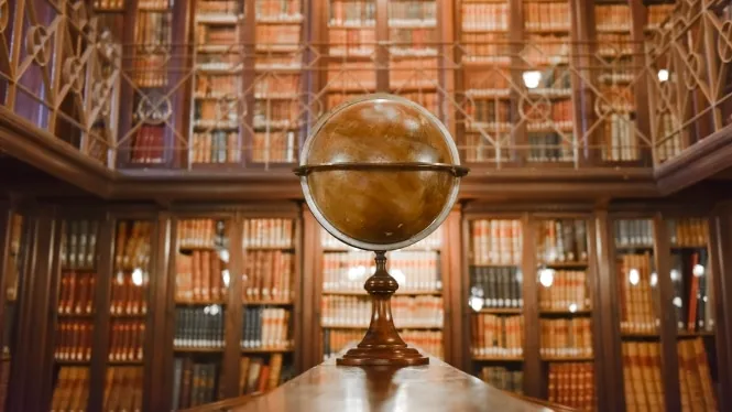 Literary Barcelona: Libraries, Bookstores, and Literary Routes through the City