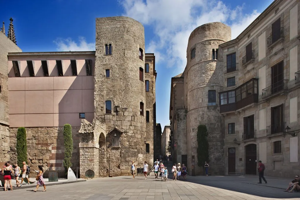 Things to Do in One day in the Gothic Quarter