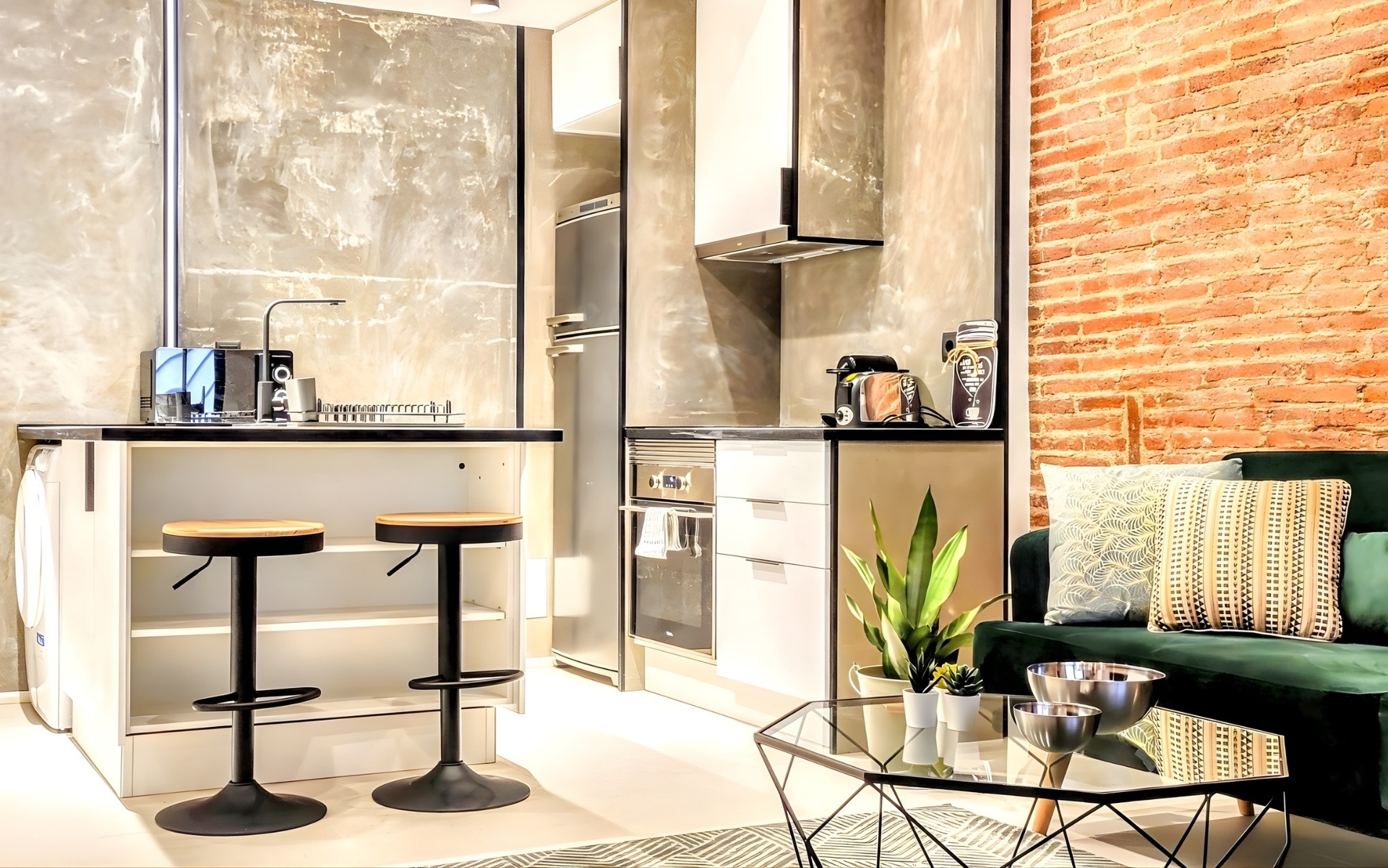 Bizflats Coco 1-bedroom apartment in Sant Gervasi, Barcelona, with open-plan kitchen and living area